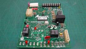 50v61-288-01 Amana White Rodgers 50v61-289 203000-06 Furnace Circuit Board Used