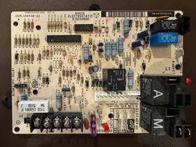 Cepl130438-01 Bryant Hk42fz0134210 Bryant/carrier/payne Pg95sas Furnace Control Board