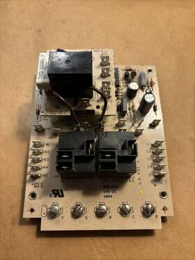 695-83-4a Carrier Bryant 695-211 Furnace Control Circuit Board Hsc