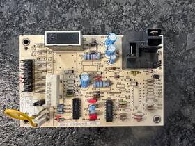Ces0130024-019737d Carrier Defrost Timer Board 1050-2 /