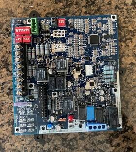 Hk42fz0432415 Carrier Furnace Control Board Cepl 130988-30-r Pre-owned