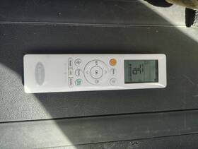 Rla03s3-bt Carrier 1 Remote Control White Lcd Display Battery Plastic