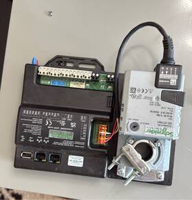 Ezvp-440-ab Delta Controls Schneider Electric Ezvp-440e Entelizone Vav Controller Dc-271561 M2