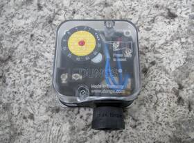 Gmh-a2-4-4 Dungs 1-20 Inch Wc Boiler Gas Pressure Switch Used Free Shipping