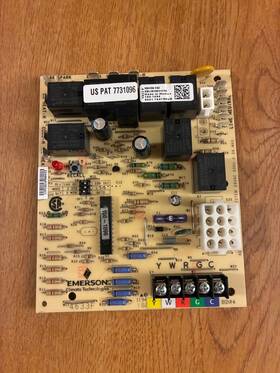 50m56-743 Emerson 150-1096 Furnace Control Circuit Board Used #d765
