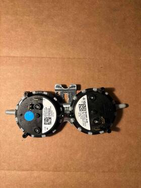 42-102069-10 Goodman 0130f00442 9375vd-0049 Furnace Pressure Switch 42-102069-10 Goodman 0130f00442 9375vd-0049 Furnace Pressure Switch