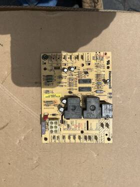 B18099-11 Goodman St9120d Amana 3009 Gas Package Control Board Honeywell B18099-11 Goodman St9120d Amana 3009 Gas Package Control Board Honeywell