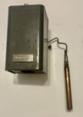 Honeywell L4080-b1261 Hot Water Heating Limit Immersion Control L4080 B 1261