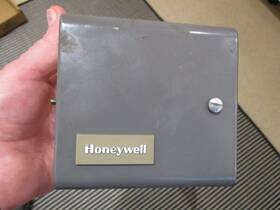 L4081a1171 Honeywell Immersion Type Hydronic Dual Boiler Aquastat. Usa Free Ship