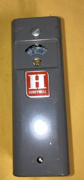L6006a1004 Honeywell Used Aquastat Control Tested And Working