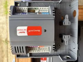 Pub4024s-ilc Honeywell Spyder Controller With Enclosure