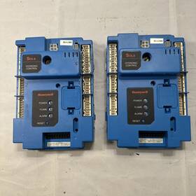 R7910a1118 Honeywell Sola Hydronic Boiler Controller For Parts / Not Functioning