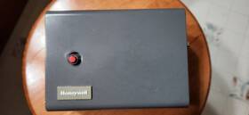 R8182d1129 Honeywell Triple Aquastat Relay