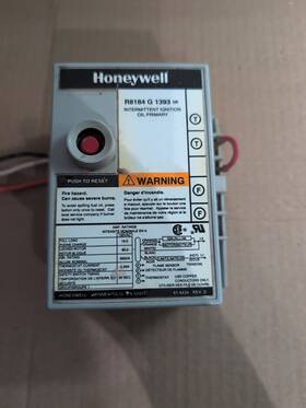 R8184g1393 Honeywell Oil Primary Control Intermittent Ignition Tested