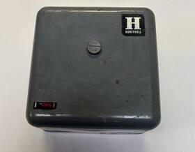 Ra890e1009 Honeywell Safety Flame Control Unit