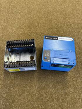Rm7985a1014 Honeywell Burner Control Rm7985a1014. Used But Works Fine Rm7985a1014 Honeywell Burner Control Rm7985a1014. Used But Works Fine