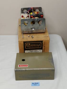 R8182d1111 Honeywell Sid Harvey R80-32r Triple Aquastat Control