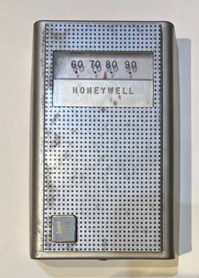 T451b Honeywell Vintage Line Voltage Thermostat 120v Steel Mid-century