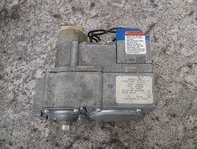 Vr800a1228 Honeywell / V804a V5306a Furnace Gas Valve Used Free Shipping