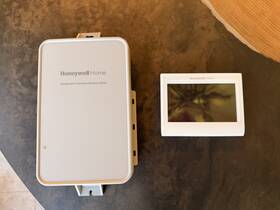 Honeywell Ythm5421r Smart Home Thermostat And Equipment Interface Module