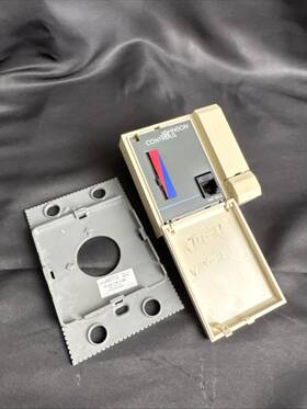 24-7705-2r2 Johnson Controls Te-6700 Temp Controller Wall Mount Hvac With Base