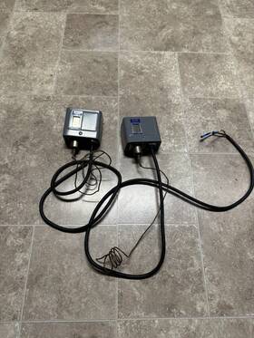 P70ca-3 Johnson Controls Penn All Range High Pressure Cutout Lot Of 2