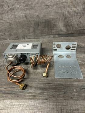 P70lb-1dual Johnson Controls Pressure Control - Gray