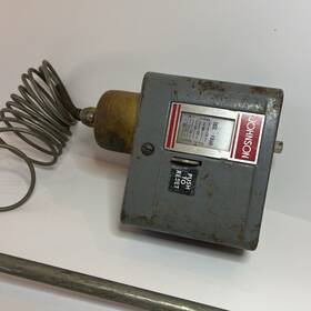 Johnson T-7402-2 Controls High Limit Temperature Control 100-170 F Capillary