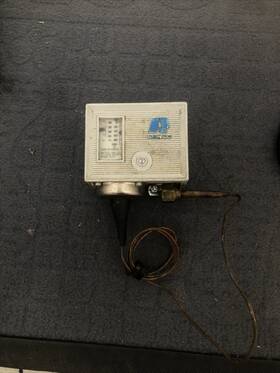 010-1483-070 Ranco Refrigeration Low Pressure Control Switch 26 Inch Cap White 010-1483-070 Ranco Refrigeration Low Pressure Control Switch 26 Inch Cap White