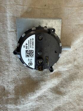 42-106081-01 Rheem 42-106081 Oem Ruud Pressure Switch 9375vs-0181 -.20 Wc