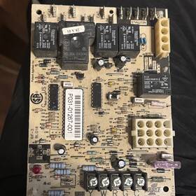 031-01267-001a Source 1 York Coleman S1-03101267001 P031-01267-001 / Furnace Control Board