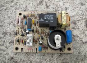 Suburban / Fenwal 232613 / 35-535900-113 Rv Furnace Ignition Control Circuit Board