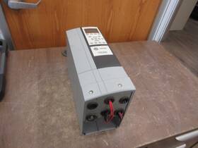 131l1398 Trane Tr200 Ac Drive 7.5hp 3ph With Keypad Used