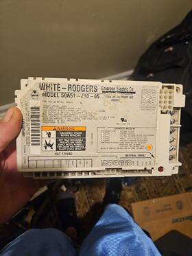 50a51-210-05 White-rodgers 43207-001 Furnace Control Not Tested