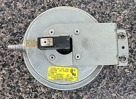 024-25975-000 York Oem Tridelta Furnace Pressure Switch Hvac Usa Seller Free
