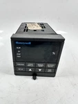 Honeywell UDC300E-E-0A0-10-0000-0-FR UDC3000 Versa-pro. Fixed Price $189.24.