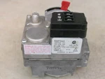 Robertshaw 7E2-E7B-029 Hvac Furnace Gas Valve 7200IPER-S7C. Fixed Price $47.50.