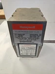 Honeywell V4062D 1002 Fluid Power Gas Valve. Fixed Price $790.00.