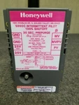 Honeywell S860C1000 Direct Spark Ignition Control Module. Fixed Price $100.00.