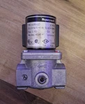 Honeywell V4295A1023 120V 3/4" Npt Nc Solenoid Gas Shut-off Usa Location. Fixed Price $60.00.
