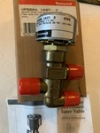 Honeywell Pneumatic Unitary VP526A1027 5/8" Od Flared 3-WAY Valve Open Box. Fixed Price $199.00.