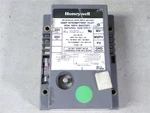 Honeywell Intermittent Pilot Control Nat Gas 25V W/ Fuse S86F1000. Fixed Price $60.00.