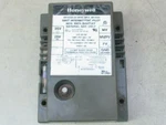 Honeywell S86F Intermittent Pilot Control Nat Gas 25V W/ Fuse. Fixed Price $50.00.