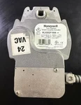Honeywell ML8202F1006 Two Position Direct Coupled Actuator Untested VL04. Fixed Price $48.00.