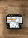 Honeywell Primary Control Y3. Fixed Price $105.00.