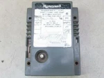 Honeywell S86F 1000 Intermittent Pilot Control Non 100% Shutoff Nat. Gas 25V. Fixed Price $45.00.